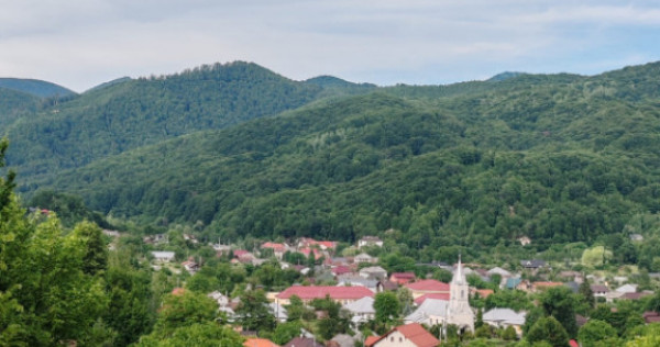 Teren intravilan, 900 mp, panoramă, zona Băița - Tăuții