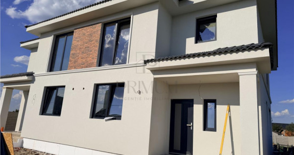 Duplex superb - bucatarie inchisa - teren 375 mp - canalizar