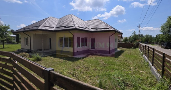 Casa de vanzare cu 4 camere in Brebu