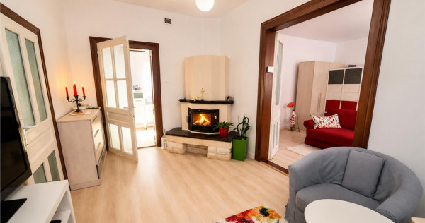 Casa situata central, cu un echilibru remarcabil intre tradi