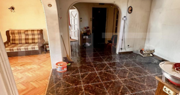 Apartament 4 camere, 81 mp, zona Dambu Pietros