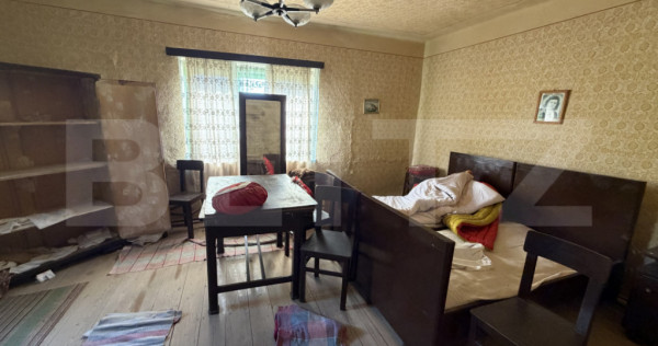 Casă cu 3 camere și un teren &icirc;n suprafață de 1900 mp