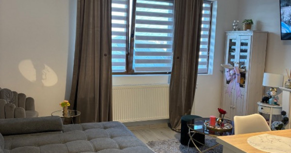 Apartamente 3 camere cu curte in vila