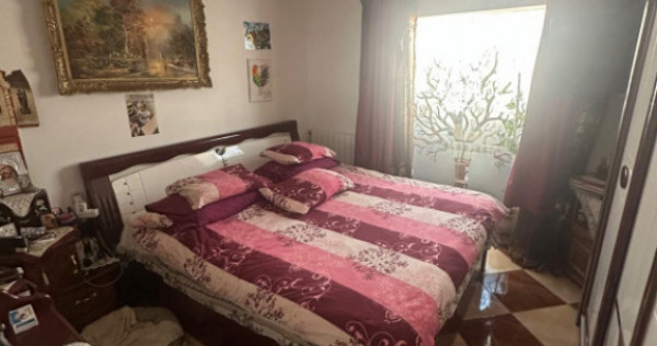 Apartament 4 camere, situat in Poarta 6