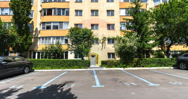 Apartament 3 camere de v&acirc;nzare &ndash; Brașov, Str. P&acirc;r&acirc;u...
