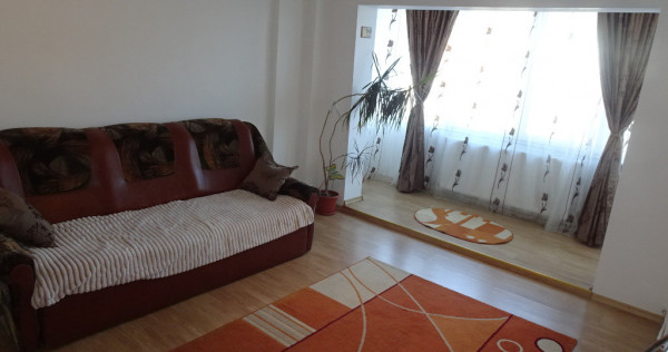Inchiriez apartament 2 camere decomandat in Deva, I. Maniu et 3
