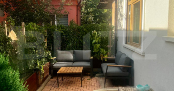 Casa la curte comuna, 3 camere, tavan &icirc;nalt și terasă &ndash;