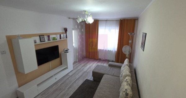 Apartamnet cu 3 camere de vanzare in Campina, Central