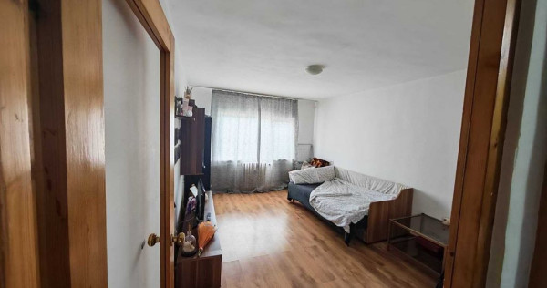 Garsoniera, 32 mp, Nufarul Oradea. 62 000 E. Comision 0