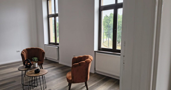 Spatiu birouri, ultracentral, Piata 1 Decembrie. 8 E + TV...