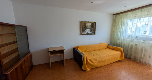 De &icirc;nchiriat 3 camere Piata Sud