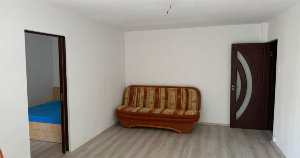 Apartament 3 camere, 49 mp, renovat recent centrala proprie,