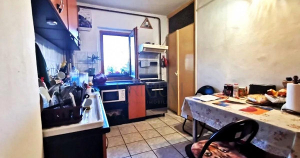 SAGULUI - ETAJ 2 - BLOC IZOLAT - 3 CAMERE - 2 BAI - DEBARA -