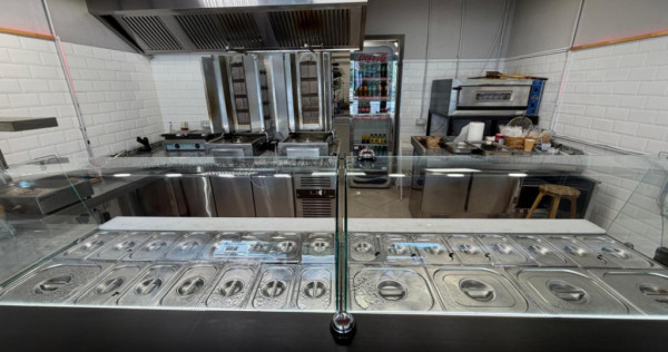Restaurant/Fast-Food complet echipat, 100 mp, zona Ultracent