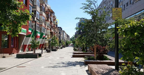 Tomis Mall, ultracentral Constanta, de vanzare apartament decomandat
