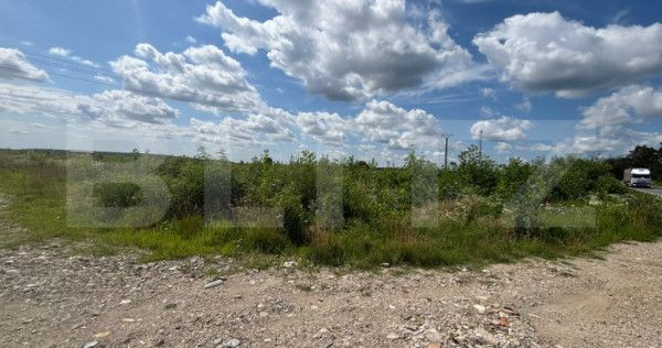 Teren intravilan, 1.576 mp, dublă deschidere, drum privat