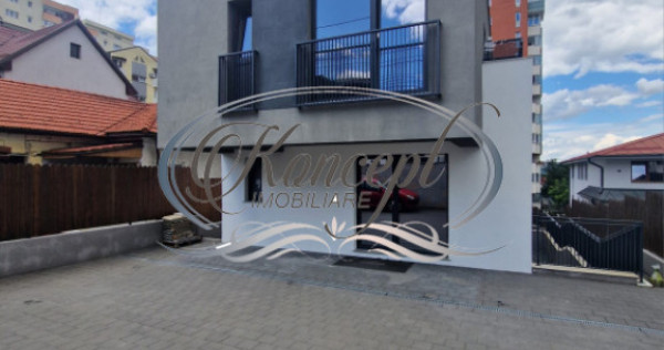 Cladire de birouri cu curte si terasa in Zorilor