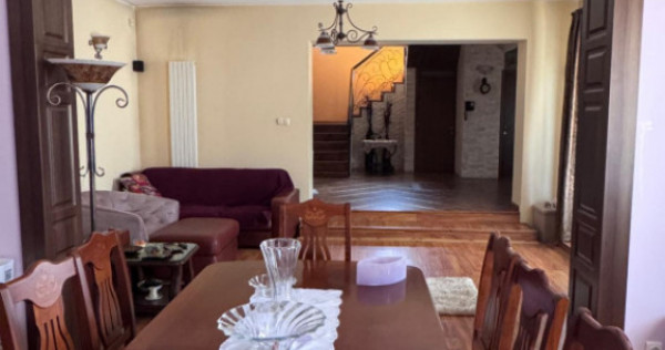 Casa S+P+1, 280 mp utili, 585 mp teren, zona Lăpuș