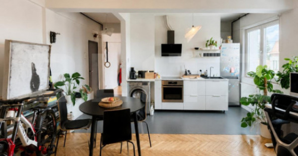 Apartament 2 camere, 49 mp, balcon, zona Semicentral