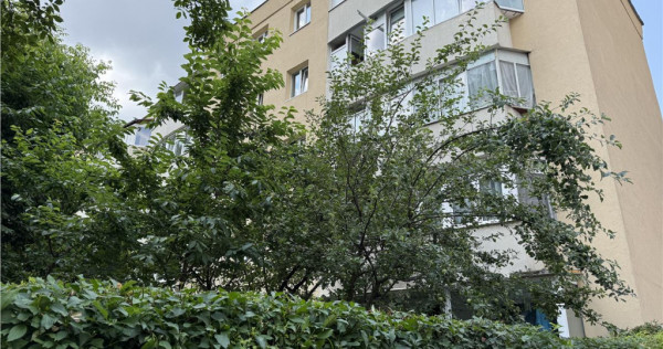 Apartament de 3 camere etaj 3/ 4, Astra, Brasov