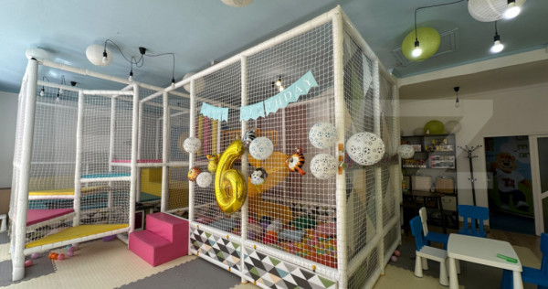 Spatiu comercial, afacere la cheie, disponibil imediat, Zona