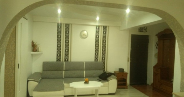 Apartament Cu 3 Camere Decomandate Zona George Enescu