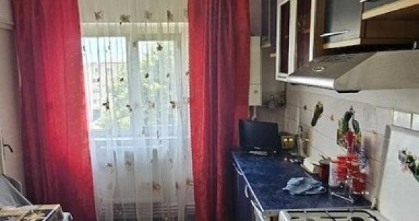 Poarta 6, de vanzare apartament 2 camere, gaze, mobilat