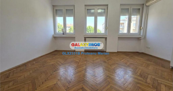Garsoniera Premium situata langa metrou Piata Roamana