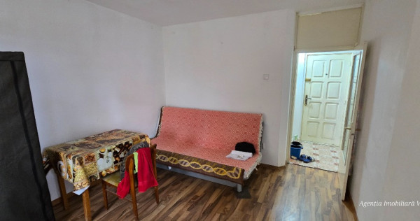 Garsoniera confort 1 zona Primaverii etaj 2