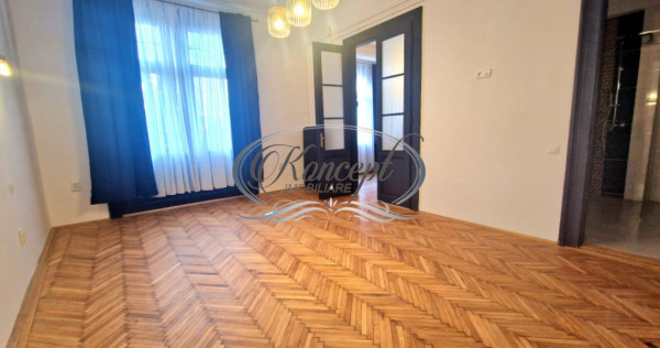 Apartament cu 3 camere in zona Ultracentrala
