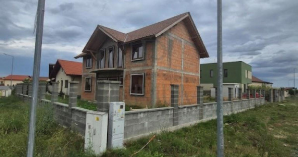 CASA INDIVIDUALA LA ROSU - ZONA EXCELENTA URSENI - ASFALT -