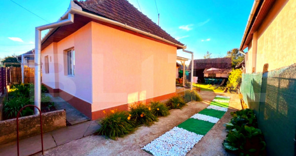 Casă de v&acirc;nzare, 90 mp, 714 mp teren, langa Blaj