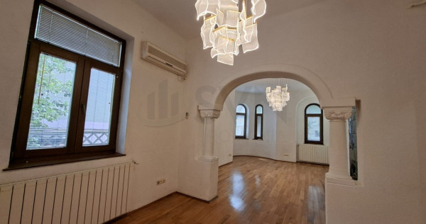 Vila superba strada Plantelor