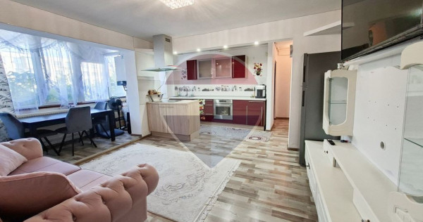 APARTAMENT - 3 camere, central, etaj 2 - DE VANZARE
