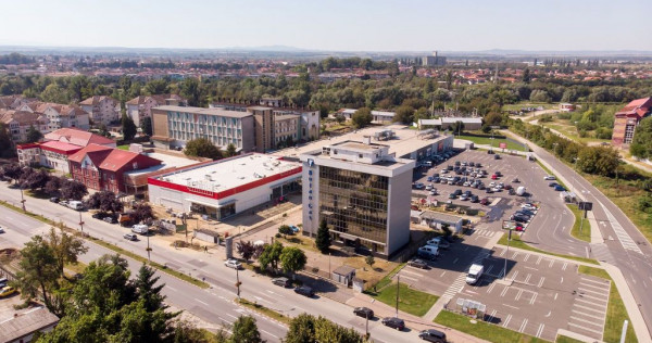 Cladire cu functiuni mixte