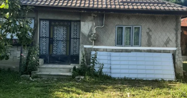 Casa si Teren mare de VANZARE langa Primarie Varbilau, Prahova