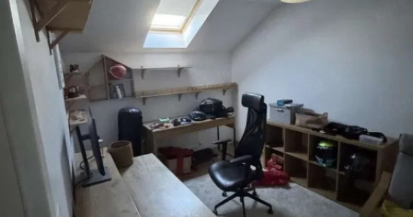Apartament de vanzare semidecomandat ,3 camere 67 mp , zona