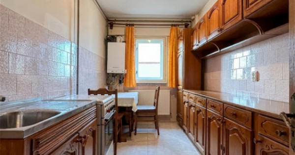 Apartament decomandat cu 2 camere &icirc;n zona Brătianu