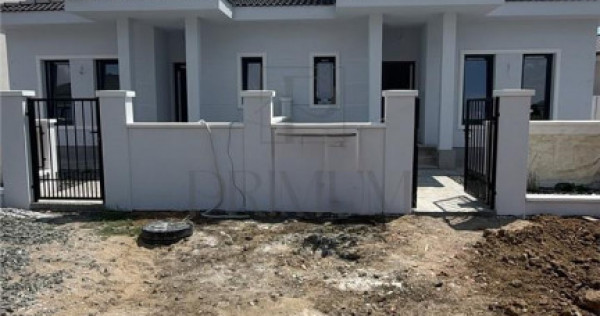 Duplex pe parter - 3 camere - Mosnita Noua