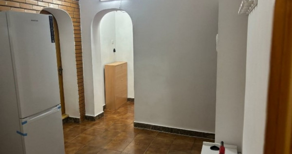 Apartament Cu 3 Camere Decomandate Zona Obcini - Intrare