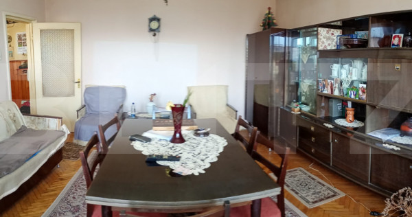Apartament 3 camere de vanzare, 66 mp, zona Simeria