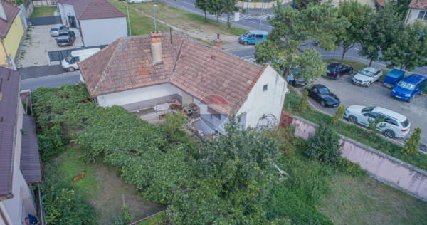 Casă individuală din cărămidă | Teren 553 mp cu ieș...