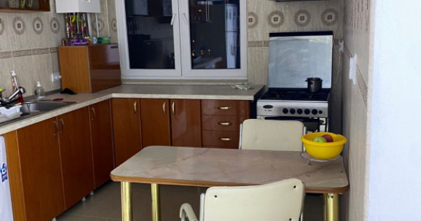 Apartament de Inchiriat : 2 Camere Decomandate | Etaj 2 | Gh