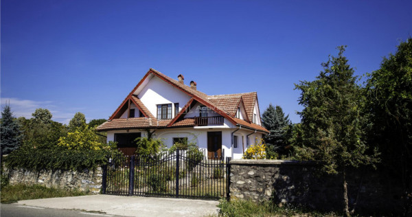 Pensiune cu teren de 5.700 mp, Runcu - Cheile Sohodolului