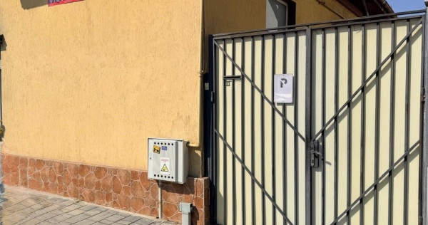 Proprietar - Casă individuală &icirc;nșiruită, 4 camere &ndash; Zona Lacul Tei