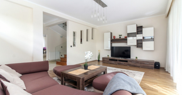 Casa LA CHEIE cu 5 camere si 4 bai, Buna Ziua, 200 mp, aproa
