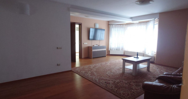 Casă spațioasă de &icirc;nchiriat &icirc;n S&acirc;npetru &ndash; 180 mp,...