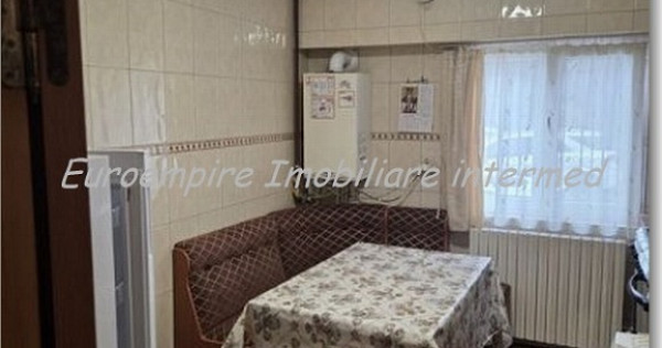 Apartament 3 camere decomandate zona Dacia