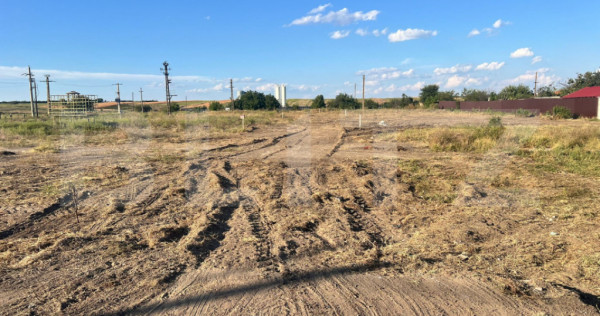 Teren intravilan, 6600 mp, deschidere trilaterală, zona Pie