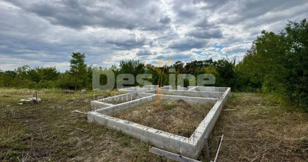 Teren intravilan cu fundatie - Strada Dimitrie Cantemir